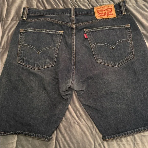 Levi's Women’s  Dark Blue Relaxed Jeans

Very good condition - Picture 4 of 4